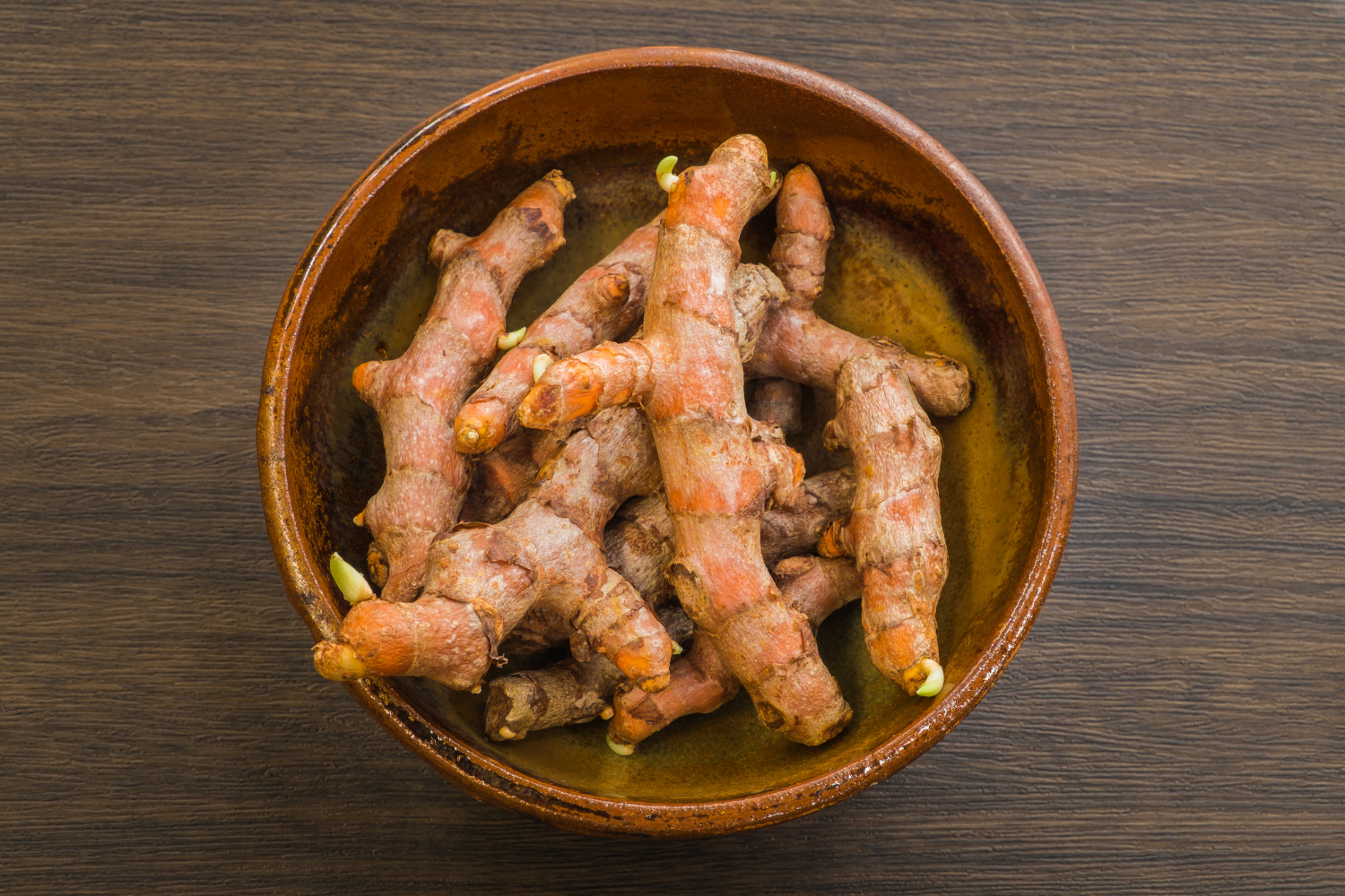 A bowl of turmeric root.